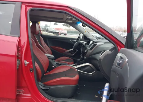 2012 Hyundai Veloster Base W/Red/Black z USA, uszkodzony, nr VIN KMHTC6AD0CU048101